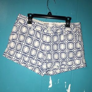 Old Navy low-rise pattern shorts